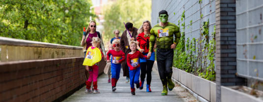Superhelden lopen ruim €40.000 bij elkaar tijdens Kinderhulp Held&run