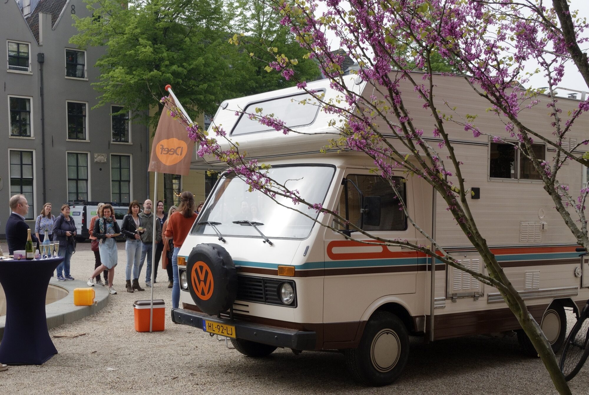 Zonnige lancering Camper Deef: het buurthuis op wielen