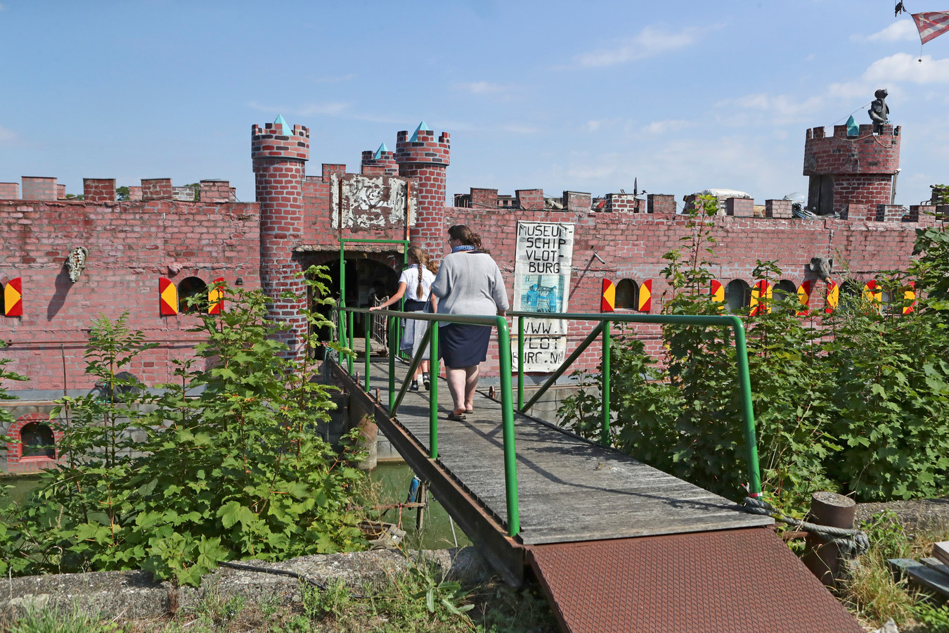 Varend museum meert aan in haven