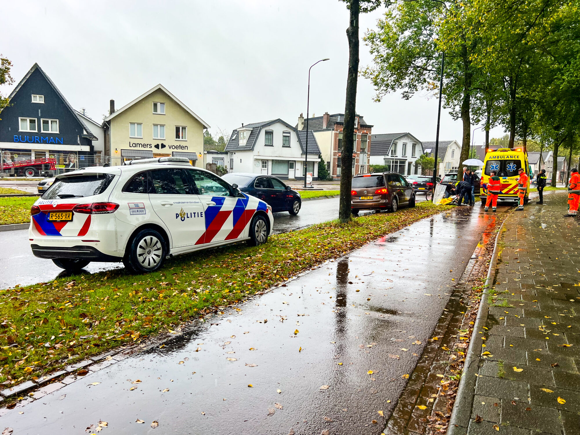 Fietser gewond na ongelukkige val in Apeldoorn