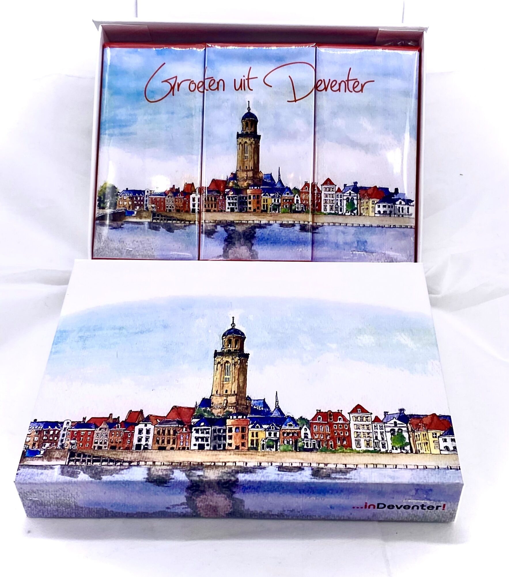 VVV-Tips van de Week: De luxe chocoladebox met op de deksel de prachtig geschilderde skyline van Deventer.
