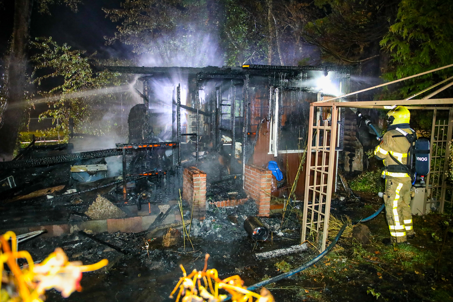 [VIDEO] Vier chalets uitgebrand bij grote brand in Vaassen