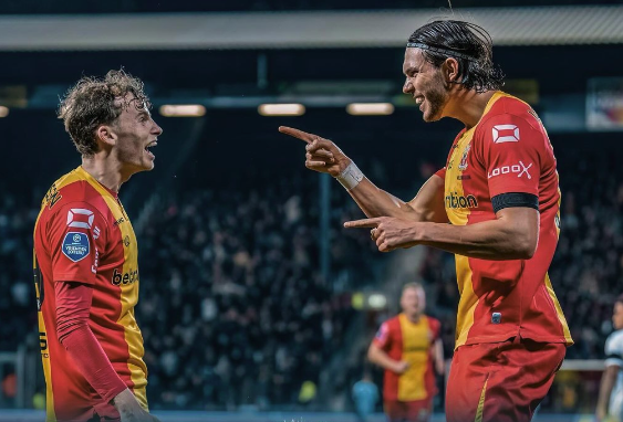 Go Ahead Eagles wint in eigen huis overtuigend van Vitesse: 5-1