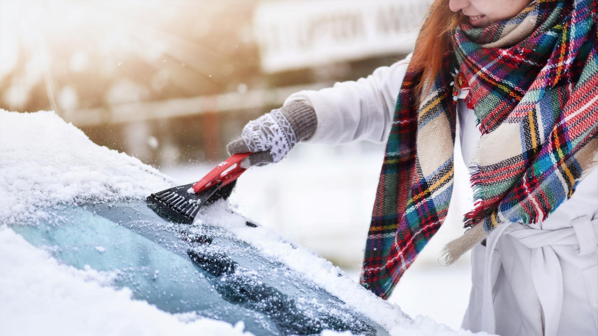 Met de auto weg in de kerstvakantie: belangrijke valkuilen en hoe je die voorkomt