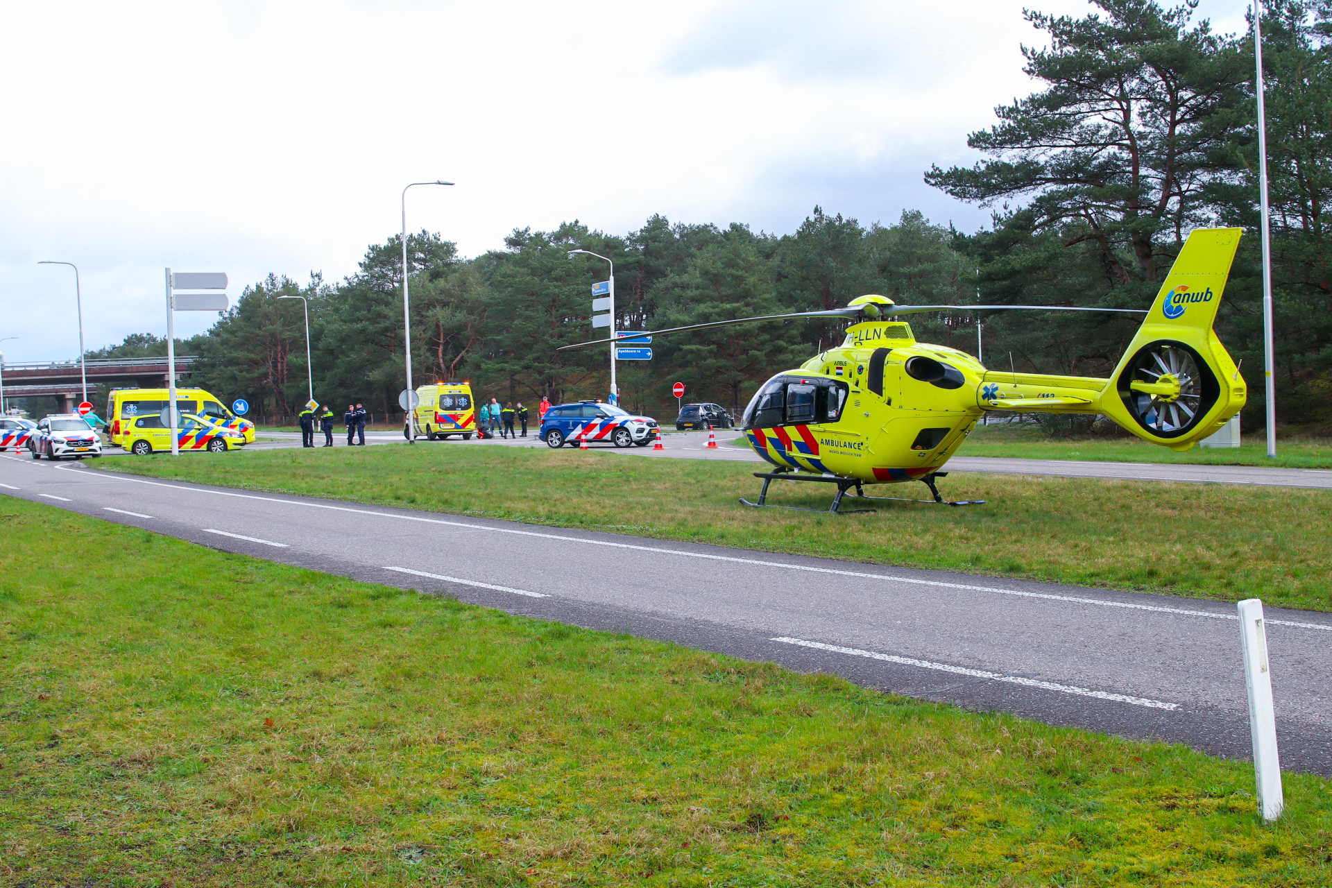 Ernstig ongeluk N302 Uddel; Traumahelikopter ter plaatse