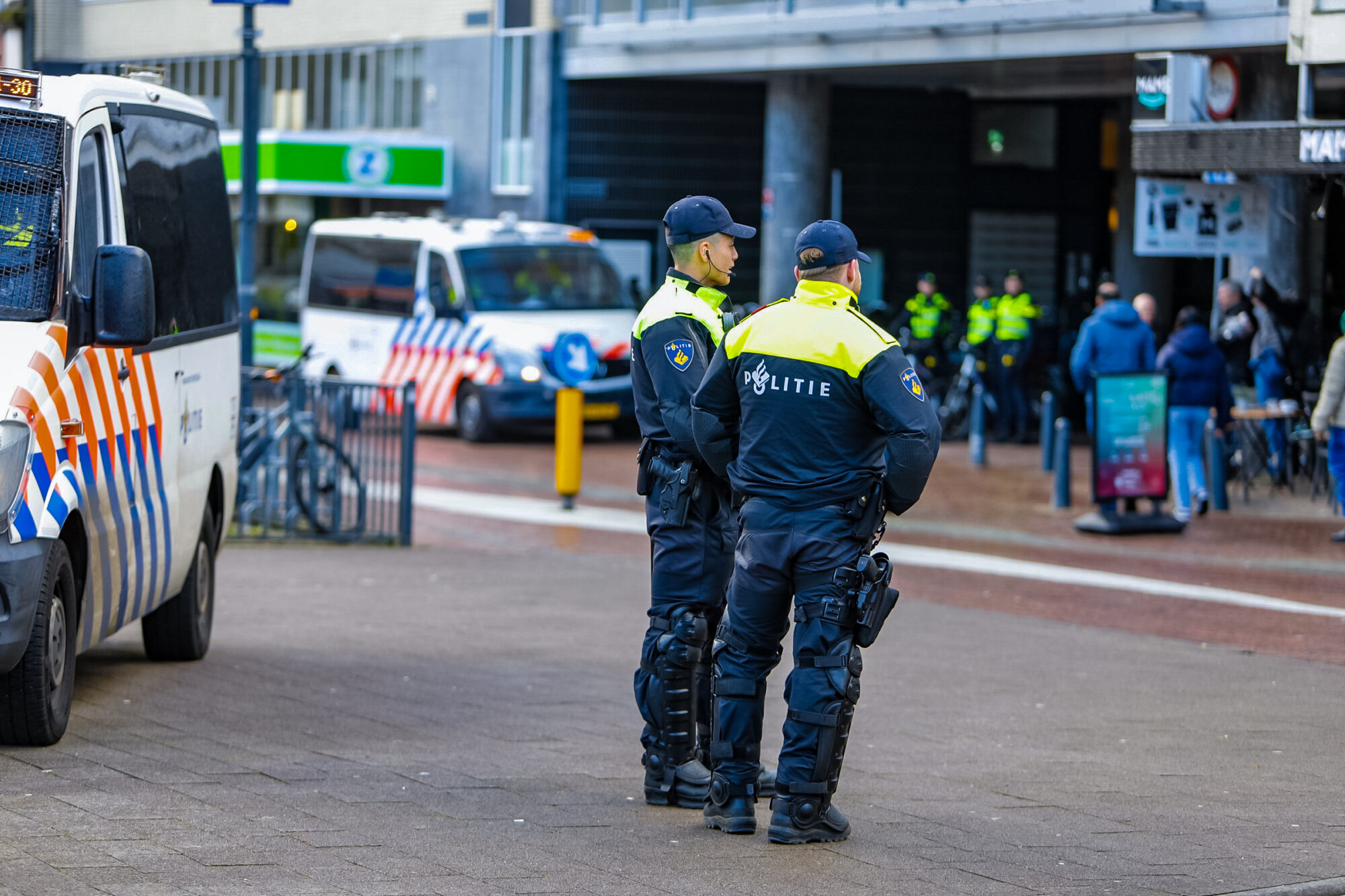 Politie massaal in Arnhem aanwezig wegens aankondiging komst Pegida