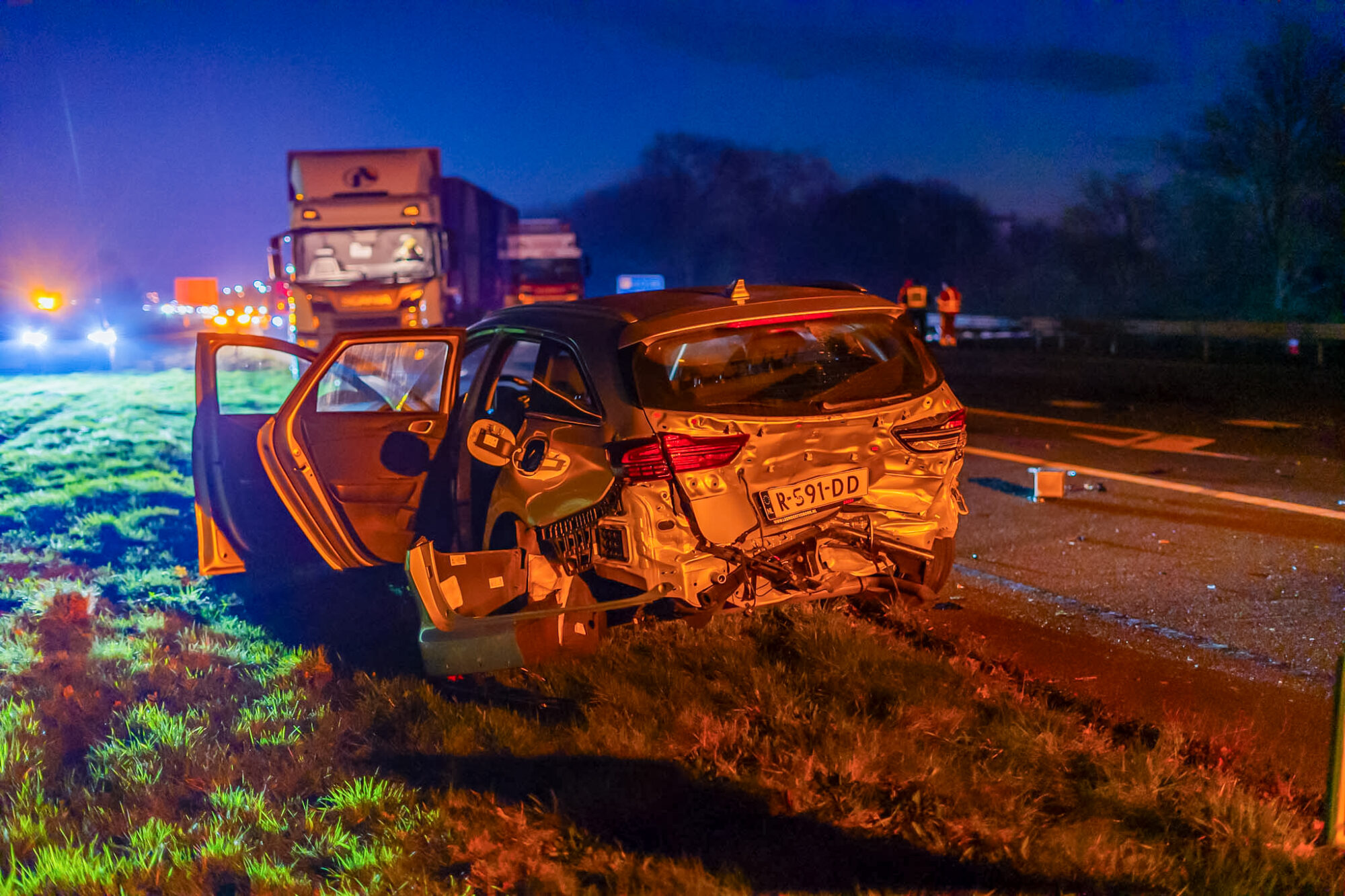 Zwaar ongeluk A1 bij Voorthuizen; snelweg volledig dicht