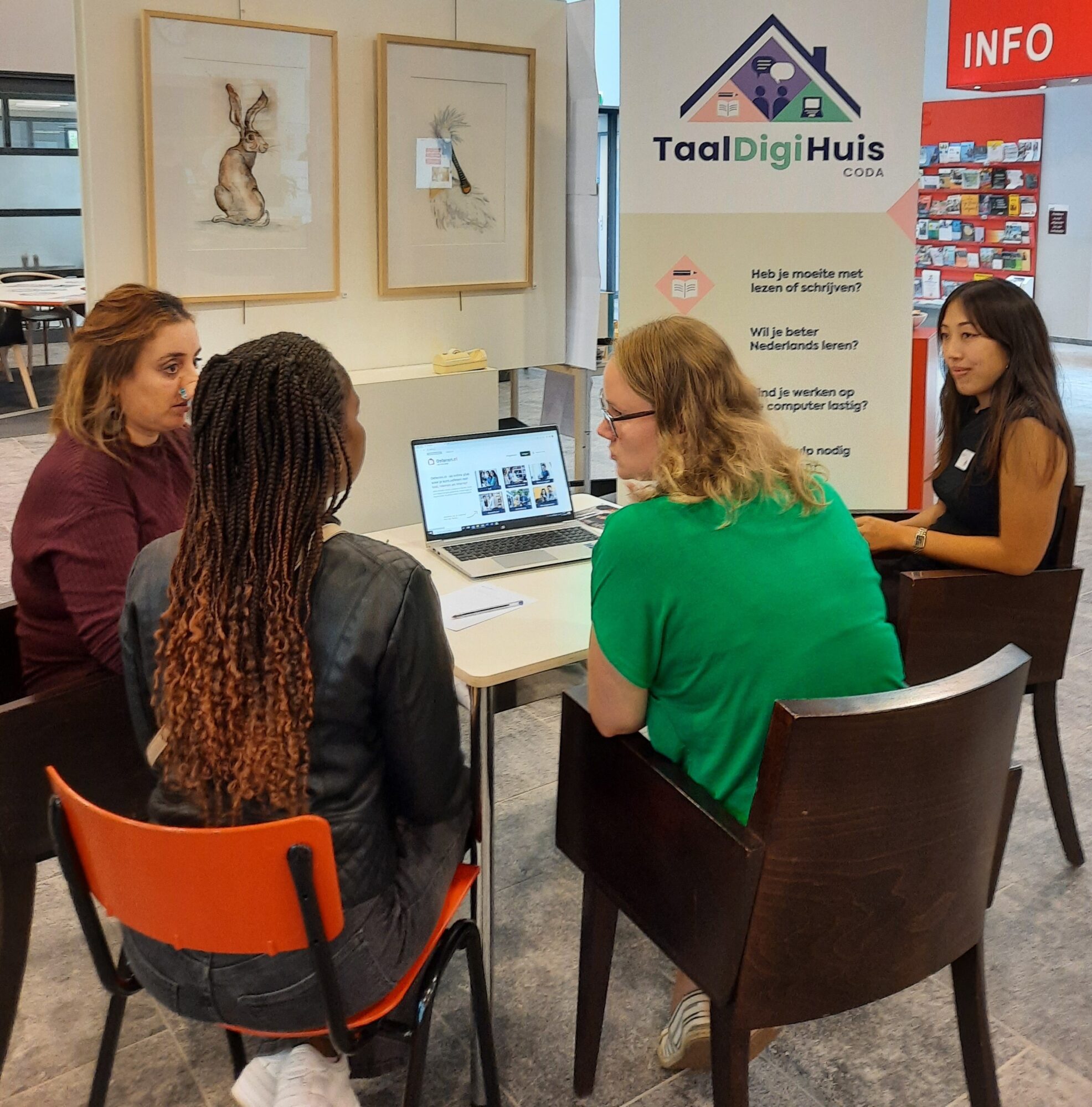 Ga voor digitale hulp naar een Informatiepunt van het TaalDigiHuis bij jou in de buurt!