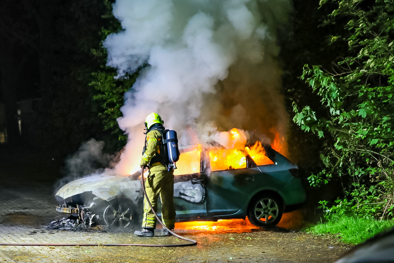 Auto opnieuw in brand gestoken in Apeldoorn