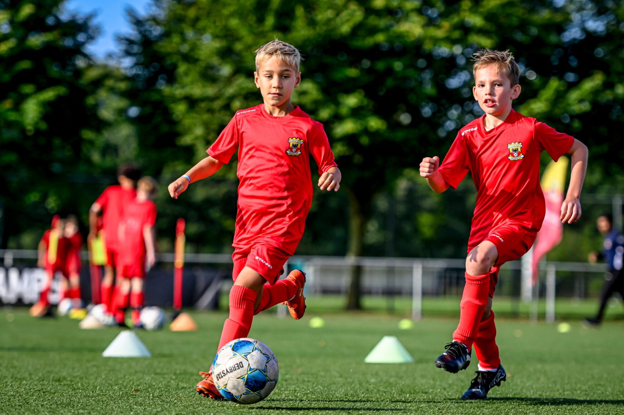 Laat je voetbalskills bij Go Ahead Eagles verder tot bloei komen!
