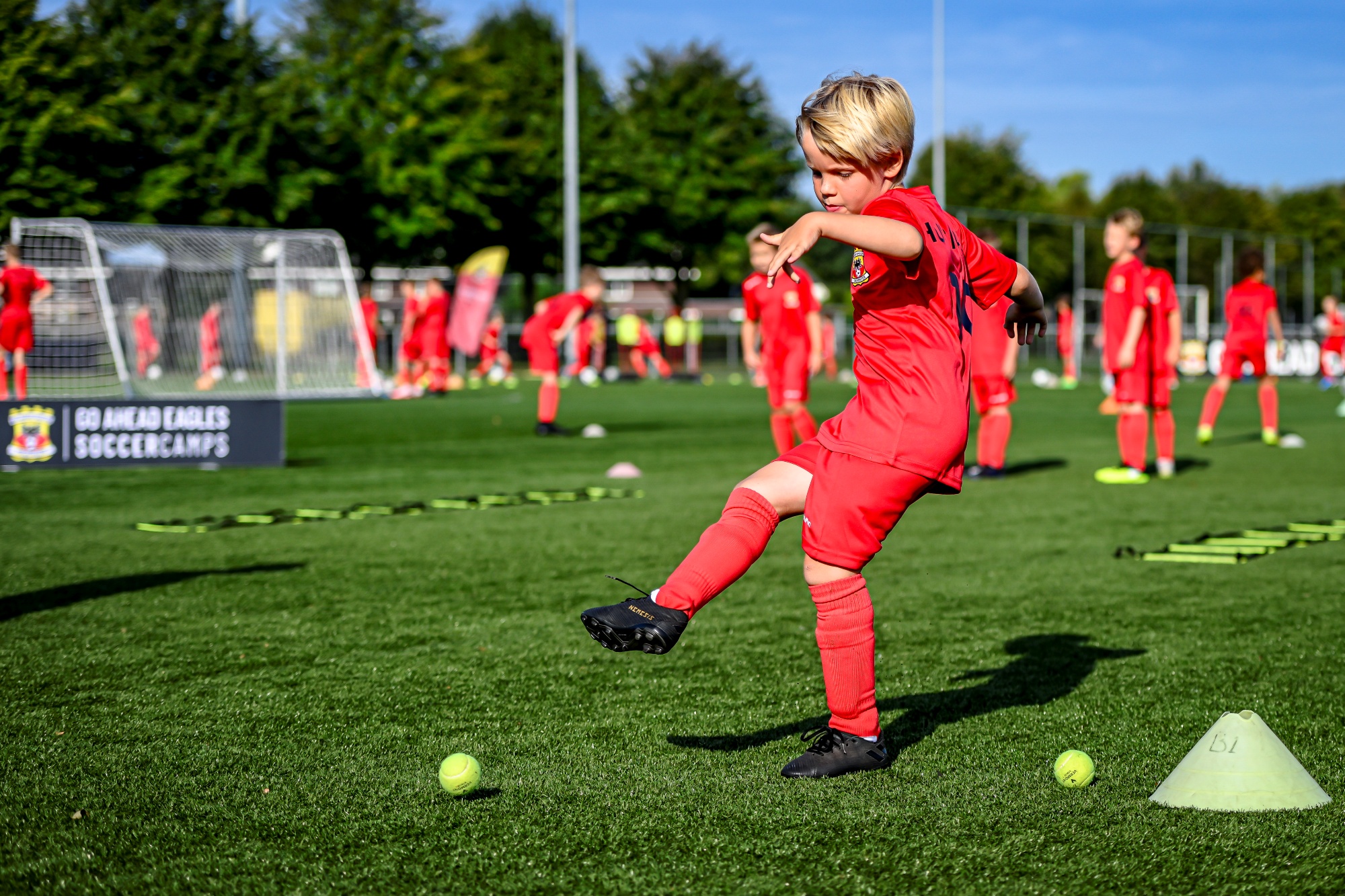 Voetballen bij Go Ahead Eagles in de meivakantie