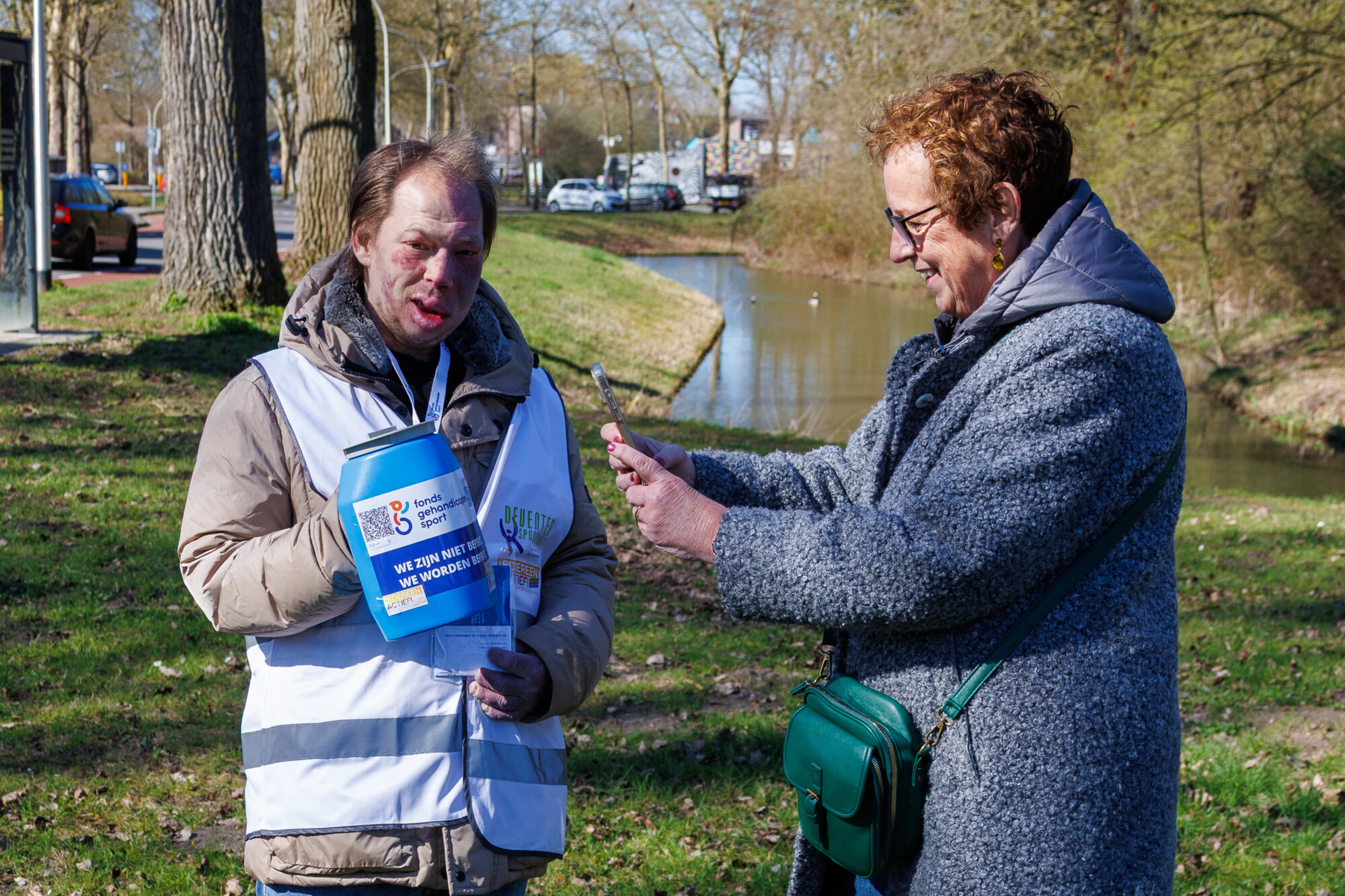 Sporters Deventer Sportploeg collecteren voor Fonds Gehandicaptensport