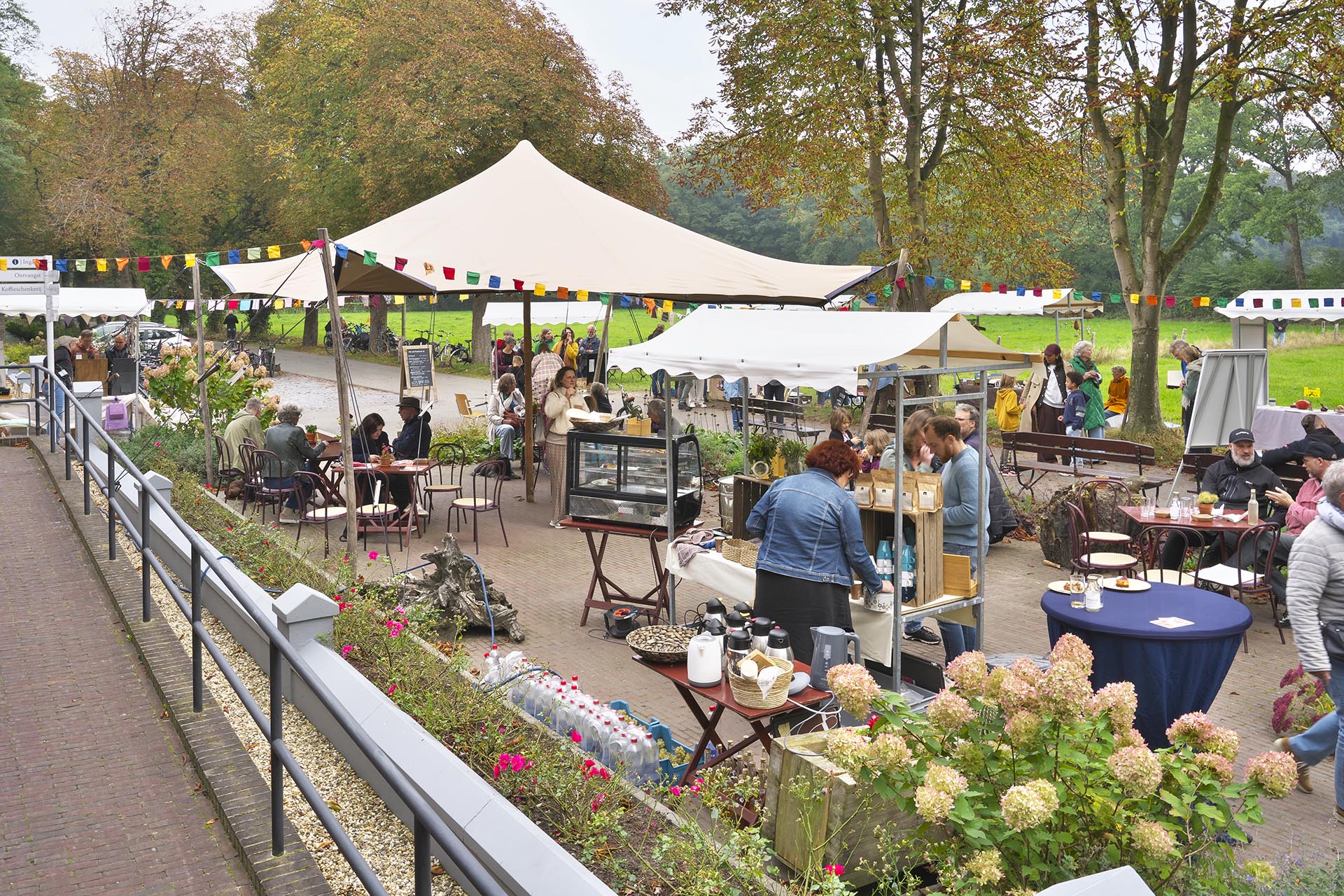 Hemelvaart bij Klooster Nieuw Sion: van dauwtrappen tot bruisende kloostermarkt