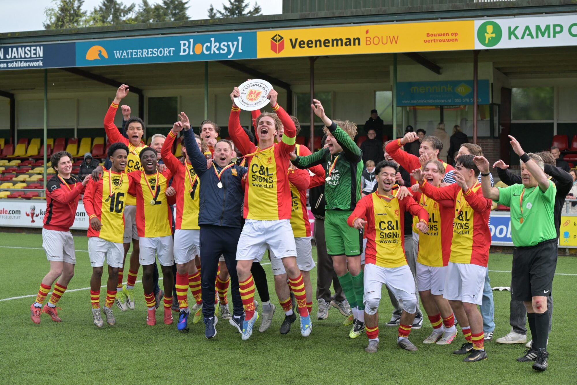 csv Apeldoorn JO19-1 kroont zich tot kampioen in sterke competitie
