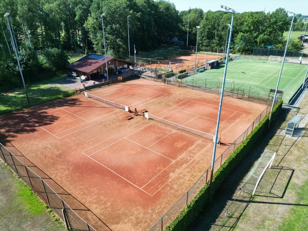Tennisvereniging Lettele bestaat 50 jaar