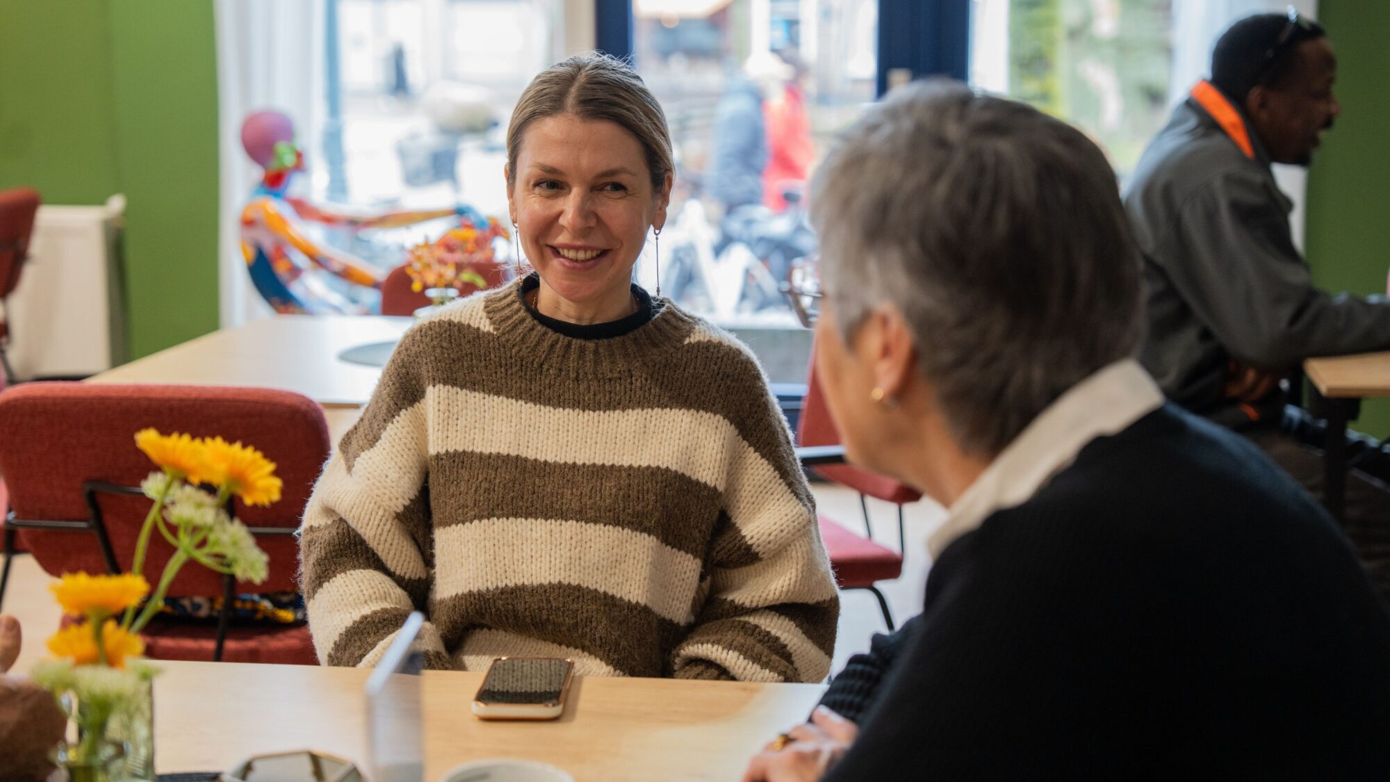 BIJ de bieb in teken van taal