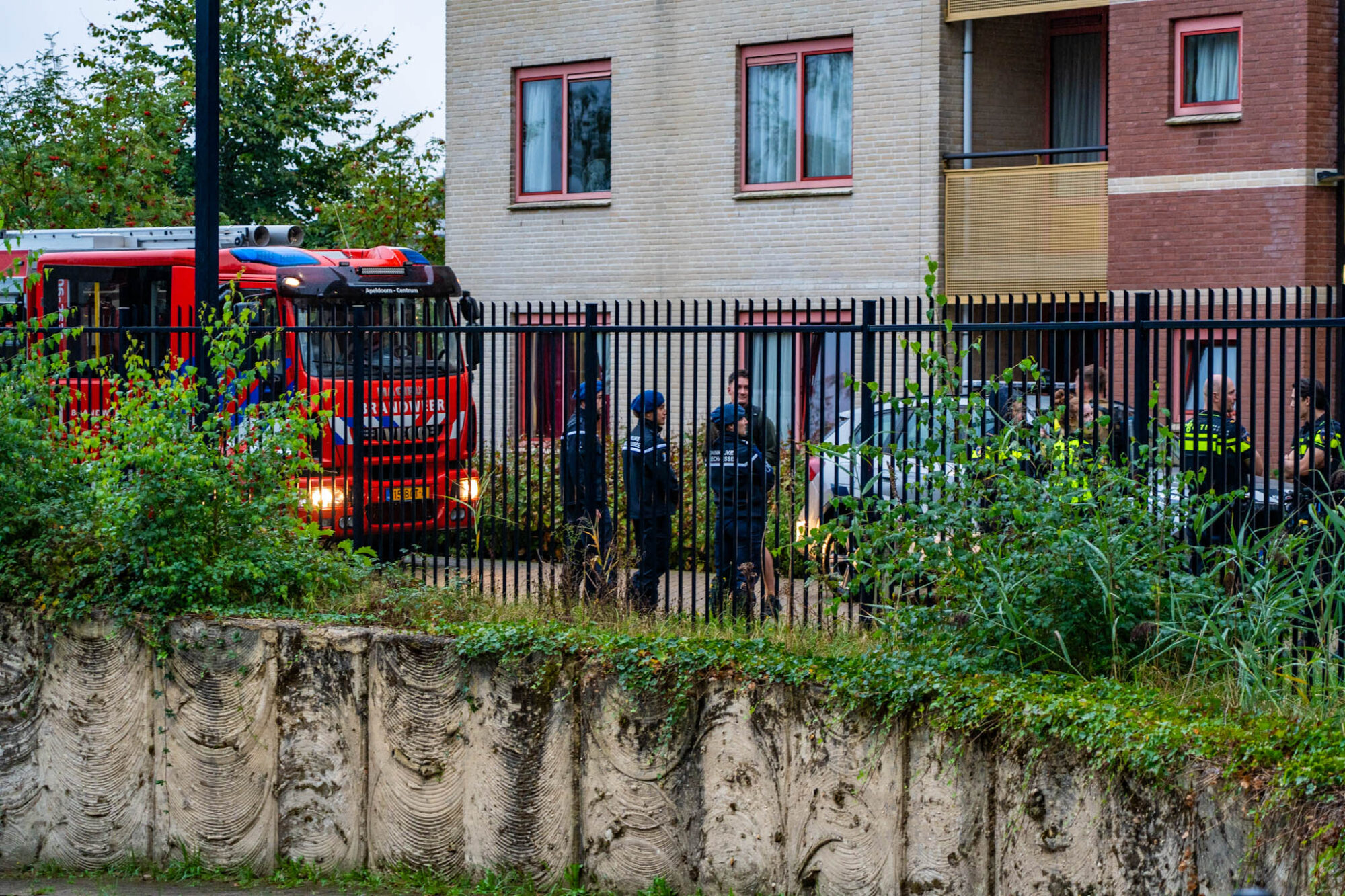 Koning Willem III Kazerne in Apeldoorn ontruimd na brand in magnetron