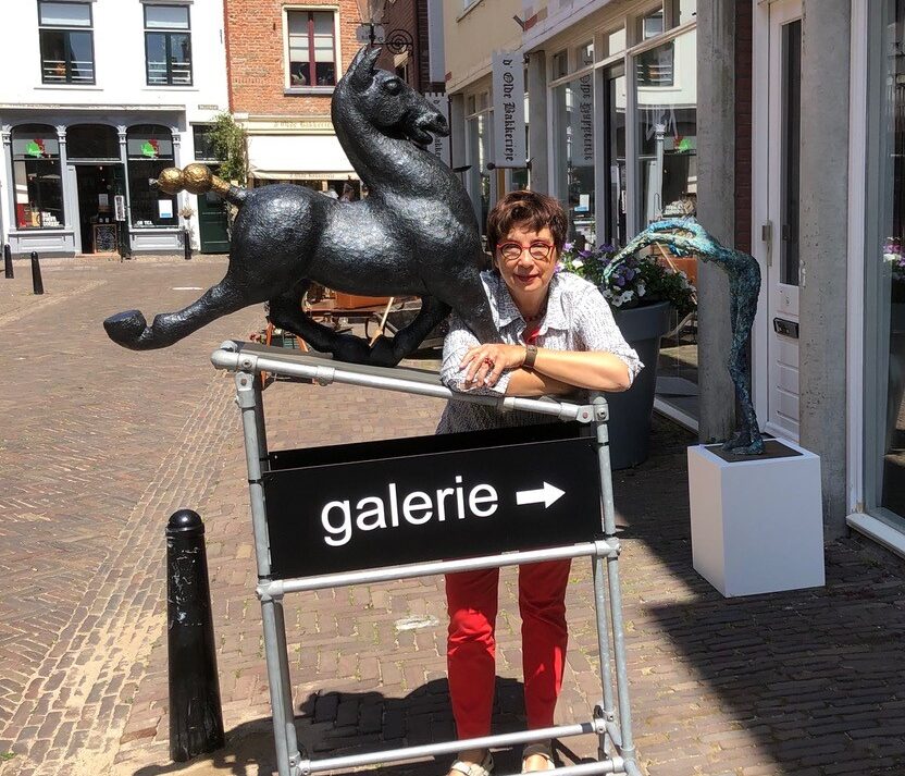 Galerie DNA presenteert twee persoonlijke werelden in verf