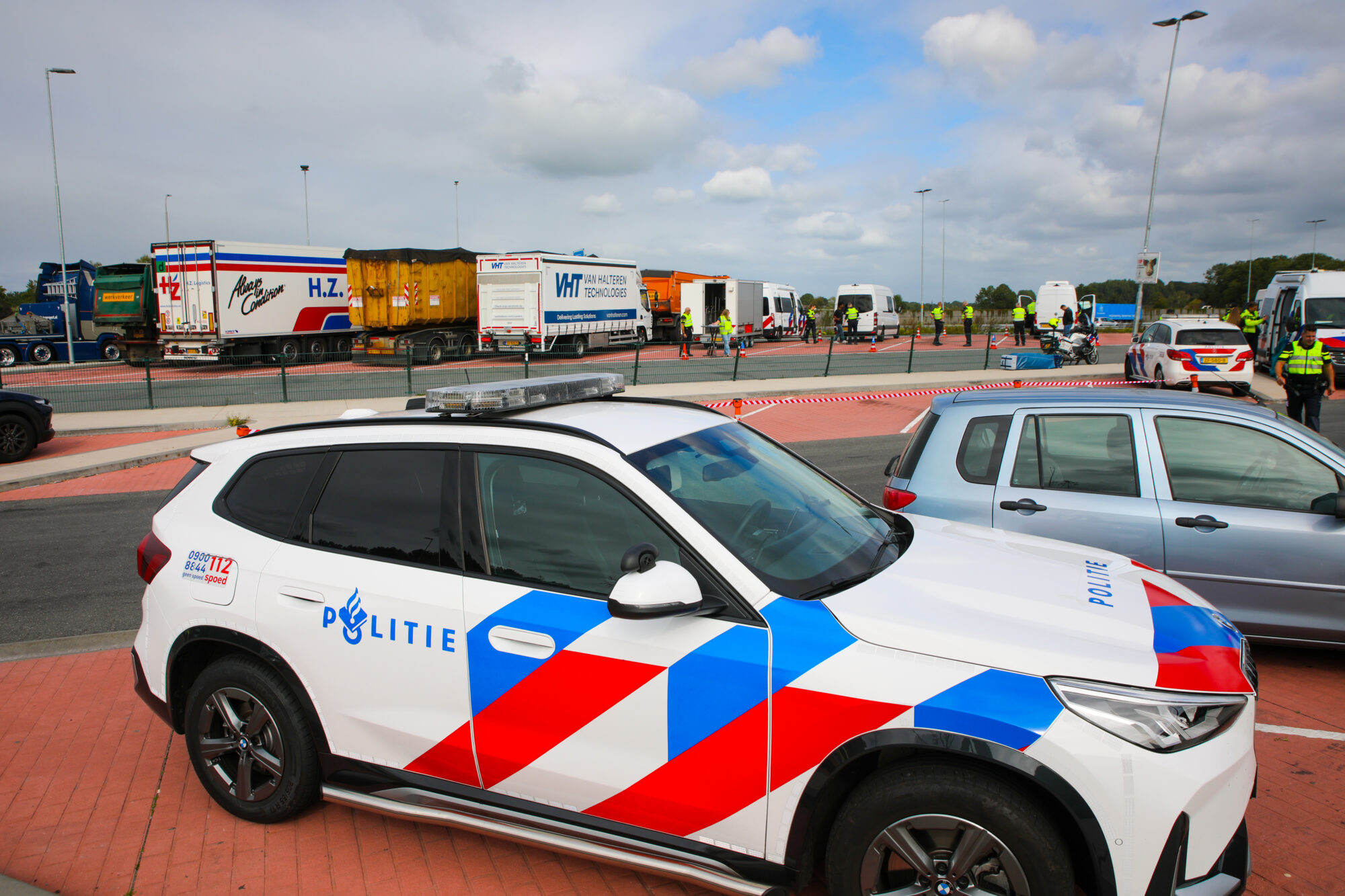 Grote politiecontrole op A1 tussen Apeldoorn en Deventer
