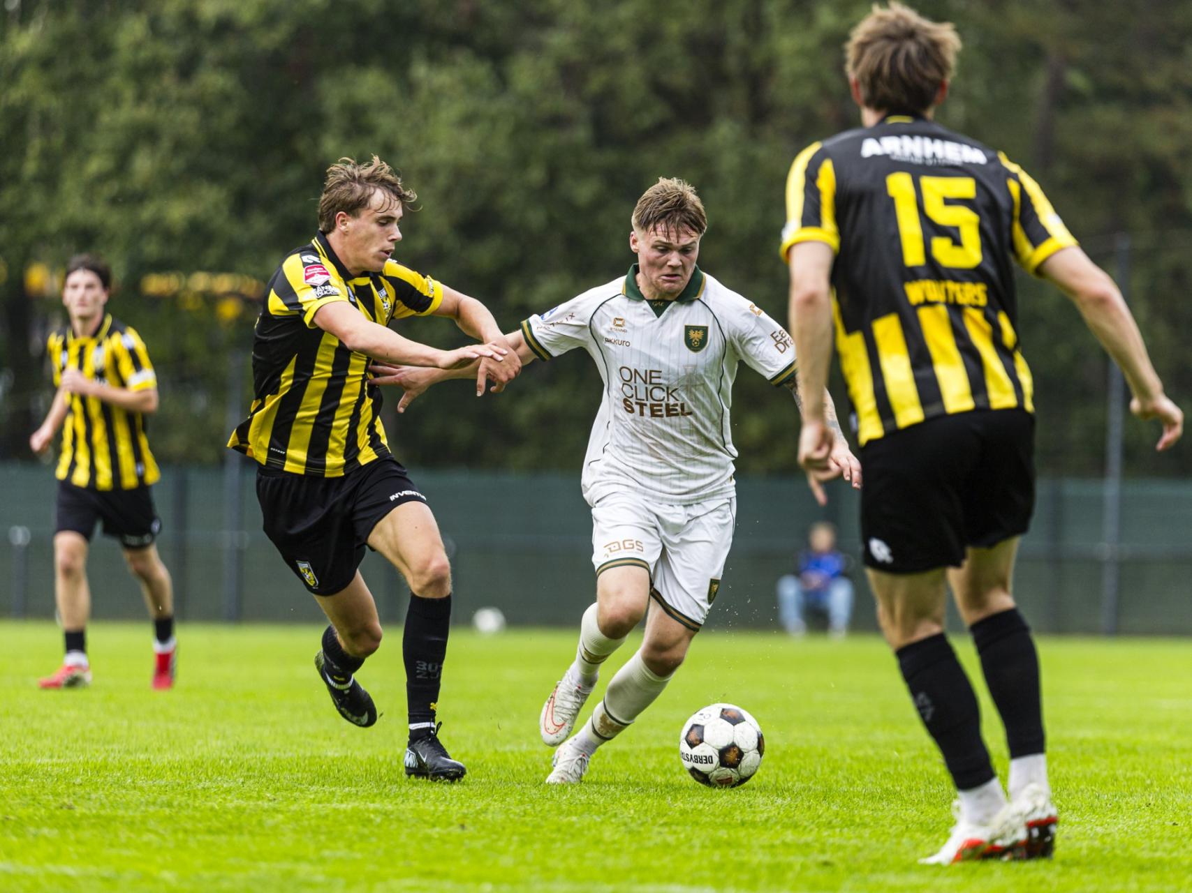 Go Ahead Eagles verliest in besloten oefenduel bij Vitesse: 6-2