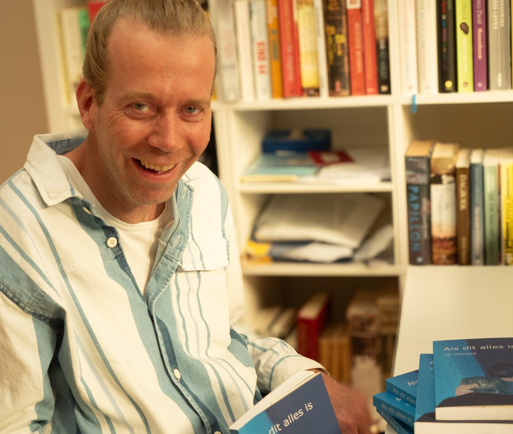 Van kroeg tot rolstoel: Jip Dijkstra schrijft boek over leven met MS