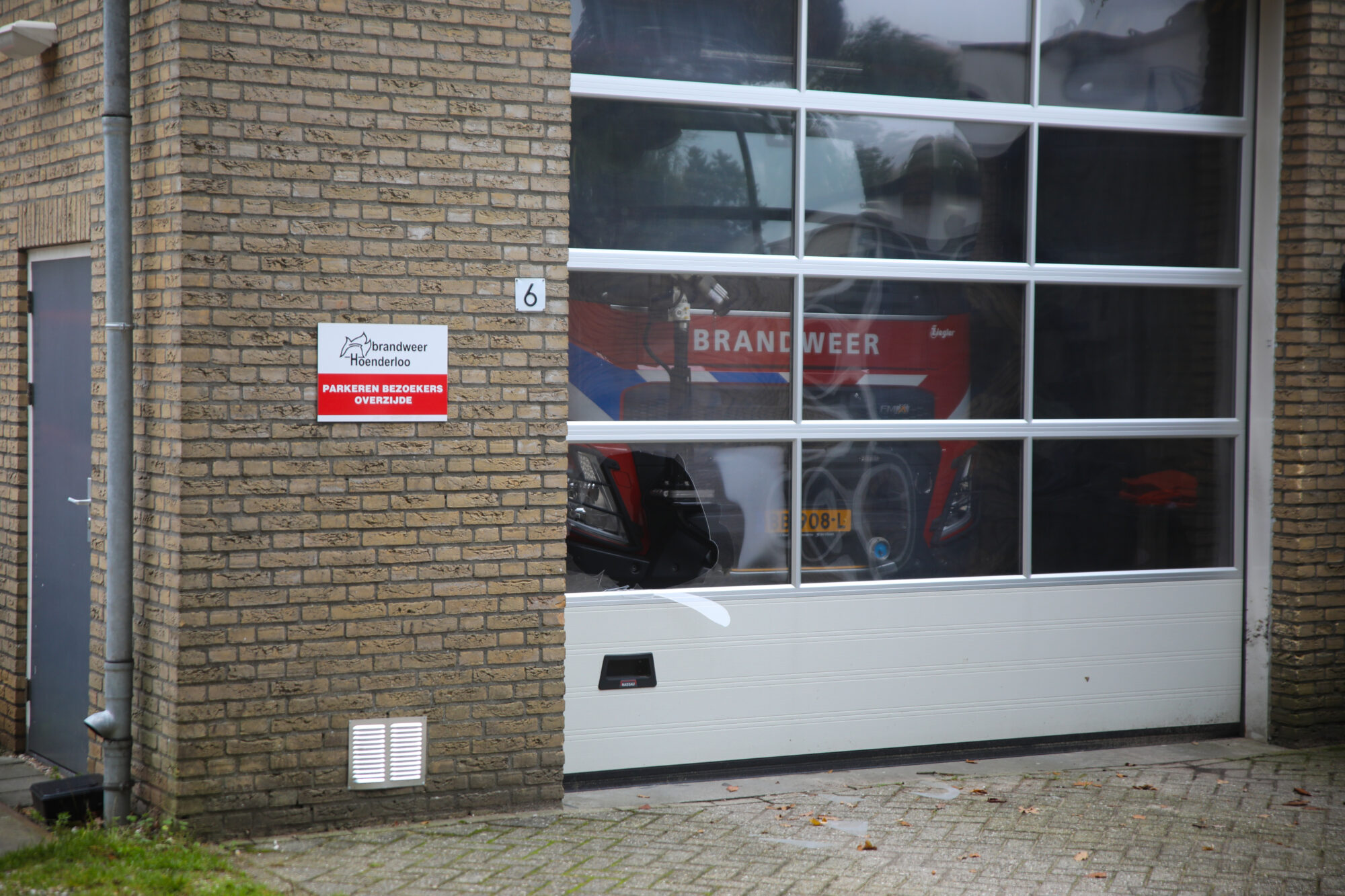 Inbraak bij brandweerkazerne Hoenderloo: gereedschap gestolen Inbraak bij brandweerkazerne Hoenderloo: gereedschap gestolen