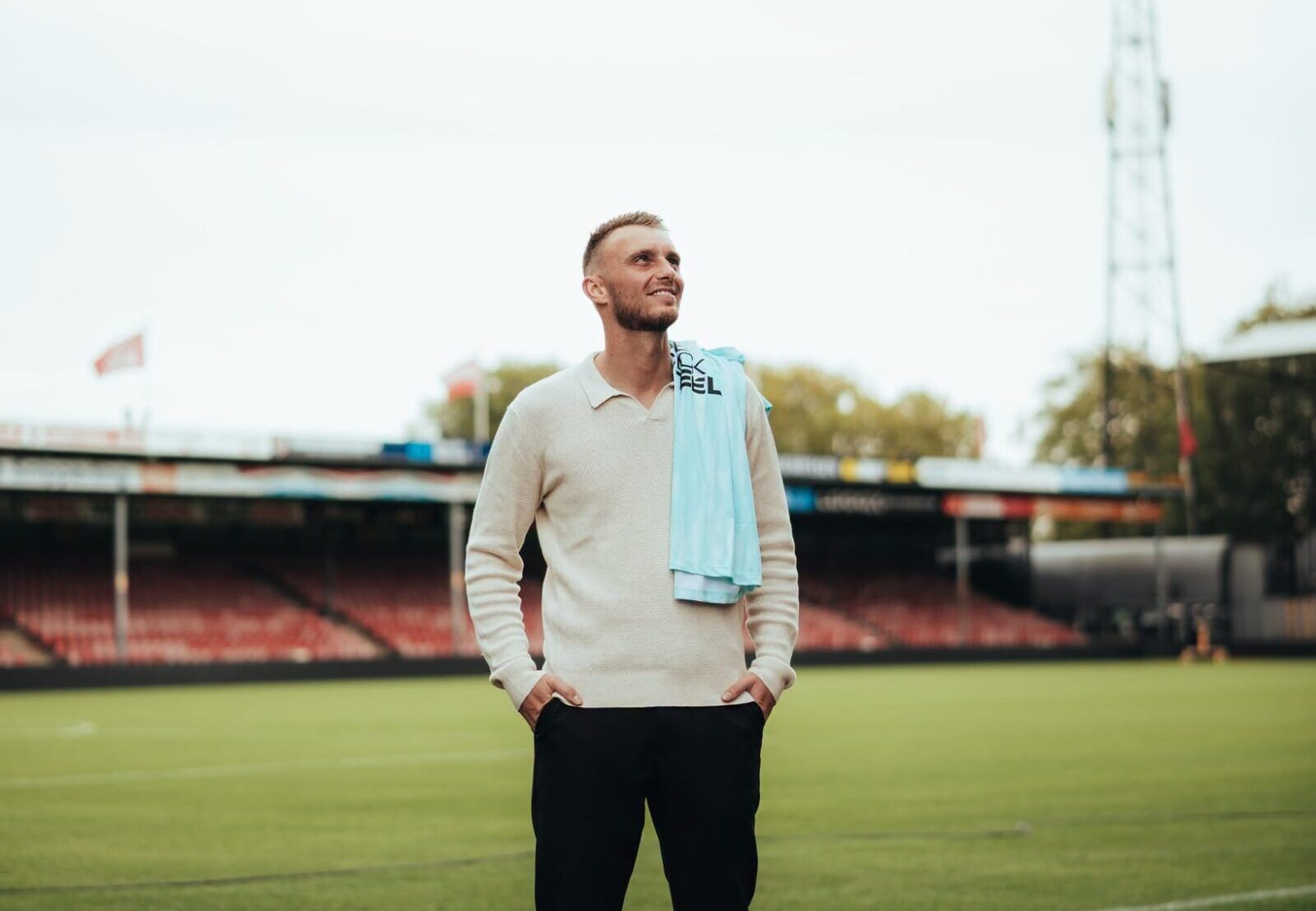 Jasper Cillessen tekent bij Go Ahead Eagles Jasper Cillessen tekent bij Go Ahead Eagles