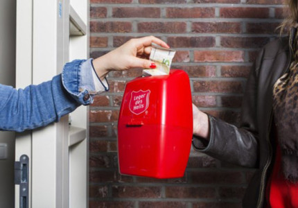 Langs de deuren voor bestrijding eenzaamheid