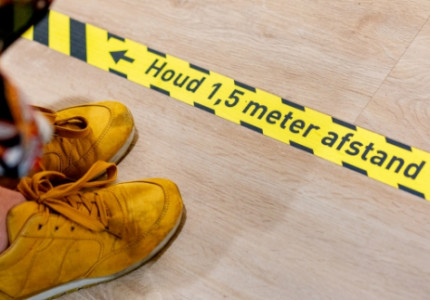 Avondklok blijft, meeste contactberoepen weer aan het werk
