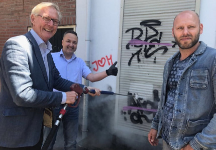 Ondernemers en gemeente maken samen de binnenstad graffitivrij