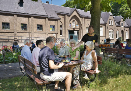 Zomerse Kloostermarkt bij Nieuw Sion