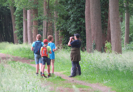 Jonge Vogelaars volgen de Berkel
