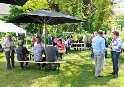 Gevarieerde lentefair in Diepenveense pastorietuin