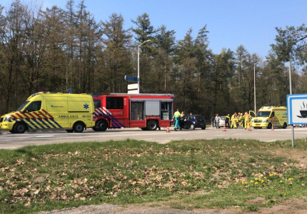 Twee gewonden na botsing in Beekbergen