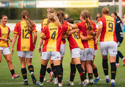 Go Ahead Eagles Vrouwen 1 loot FC Rijnvogels Vrouwen in bekertoernooi