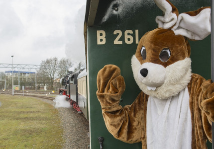 Paaseieren zoeken bij de stoomtrein