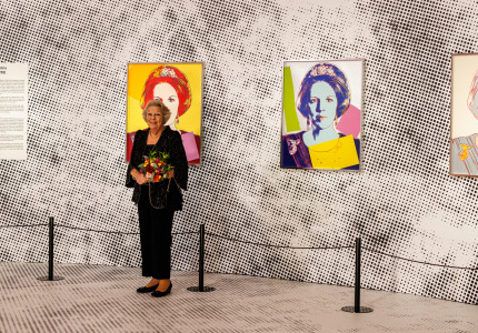 Eigenzinnige Warhol portretteert koninginnen in iconische Pop-art’