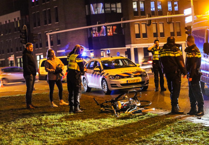 Kind en volwassene aangereden door politieauto in Apeldoorn