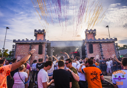 Feesten bij het vliegveld