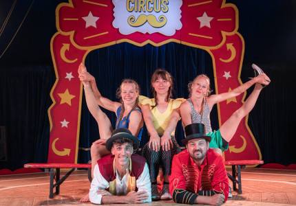 Bij dit circus zit je wel snor