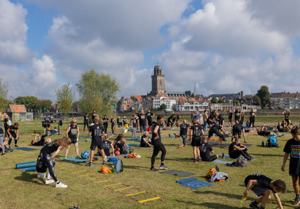 Samen sporten voor het goede doel bij Deventer Buddy Challenge