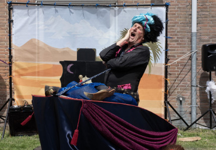 Adembenemende circusdag in AZC