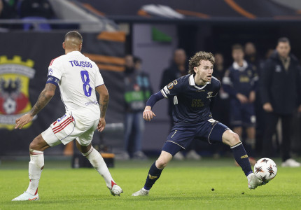 Go Ahead Eagles strijdend onderuit tegen Lyon: 2-1