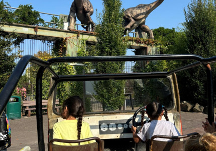 Een stralende dag in Dinoland voor Zwolse gezinnen met een beperkt inkomen