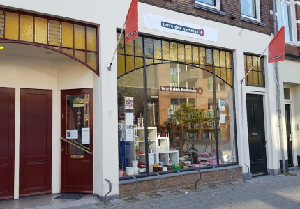 Terre des Hommes-winkel viert 15-jarig jubileum
