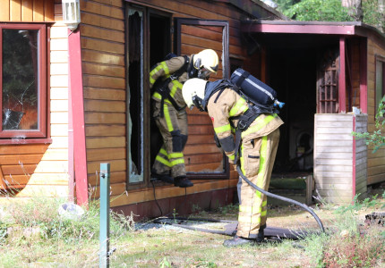 Brand verwoest chalet in Hoenderloo