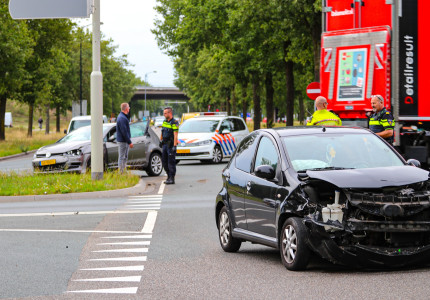 Vrouw gewond bij botsing op de Kayersdijk