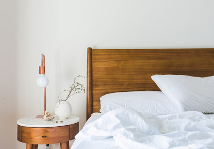 Tips om je kleine kamer groter te doen lijken