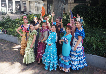 Tour de Danse rond het Grote Kerkhof