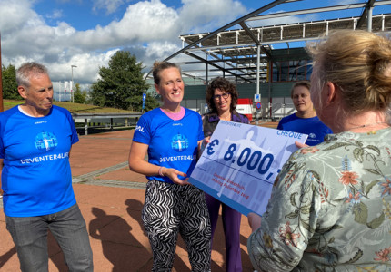 Deventer4live doneert 8.000 euro voor mobiele hospicekamer-set